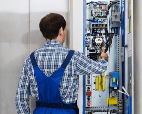 Laudo técnico de elevadores: o maior aliado dos síndicos na gestão da manutenção dos elevadores